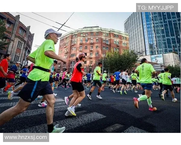 城市马拉松精彩瞬间上海街舞队展现速度与激情的完美结合