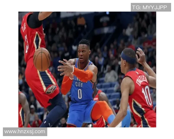 勇士对阵雷霆威少走步争议引发热议球迷热情高涨 勇士对阵雷霆威少走步争议引发热议球迷热情高涨