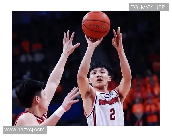 徐杰：从青涩新星到篮球场上的闪耀巨星的成长之路与未来展望